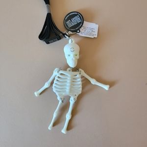 Bath & Body Works GLOW-IN-THE-DARK & LIGHT-UP SKELETON pocket bac